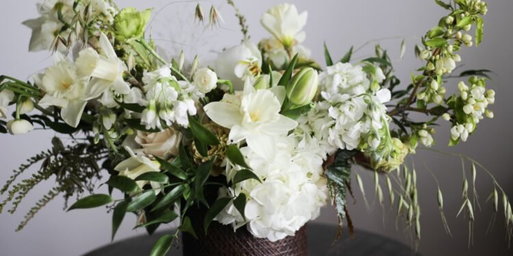 white flower - Space Ideas World white flowers